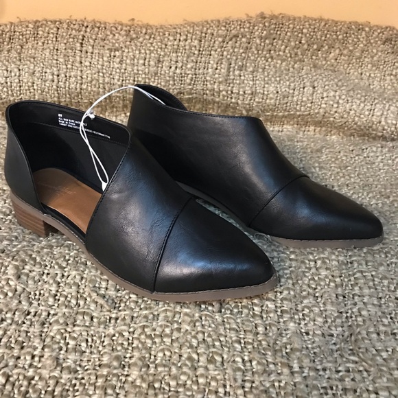 Women’s WIDE WIDTH cut out bootie black - Picture 2 of 5